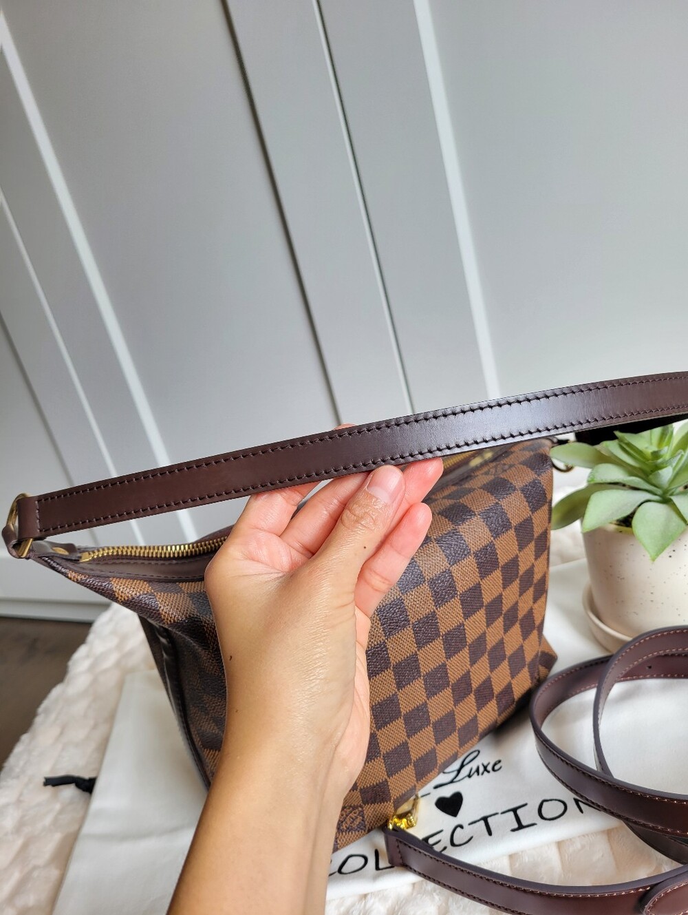 Louis Vuitton Illovo MM Brown Damier Ebene Shoulder Bag/ Satchel - Picture 6 of 17